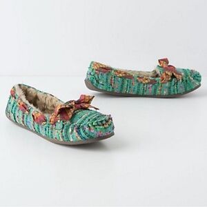 Anthropologie Teal and Red Women's Slippers with fur inside